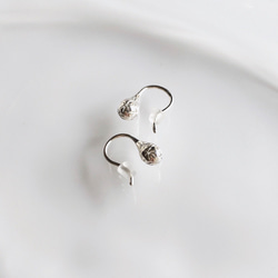 【受注制作】雨上がり ー雫ー（ピアス／フックタイプ） 4枚目の画像