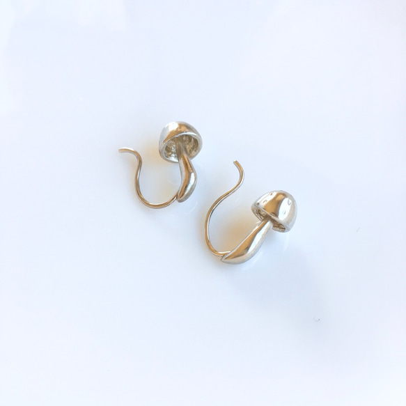 【受注制作】キノコ（ピアス） 1枚目の画像