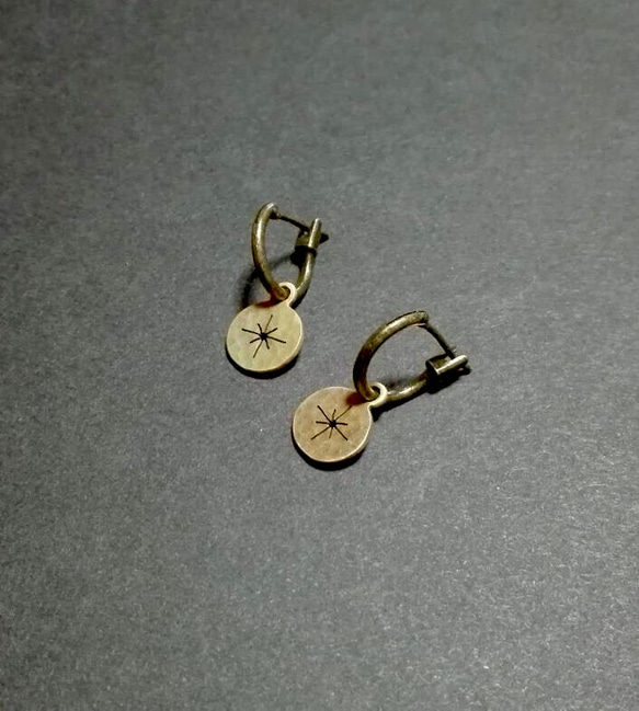 【受注制作】光　(イヤリング・ピアス／真鍮製） 4枚目の画像