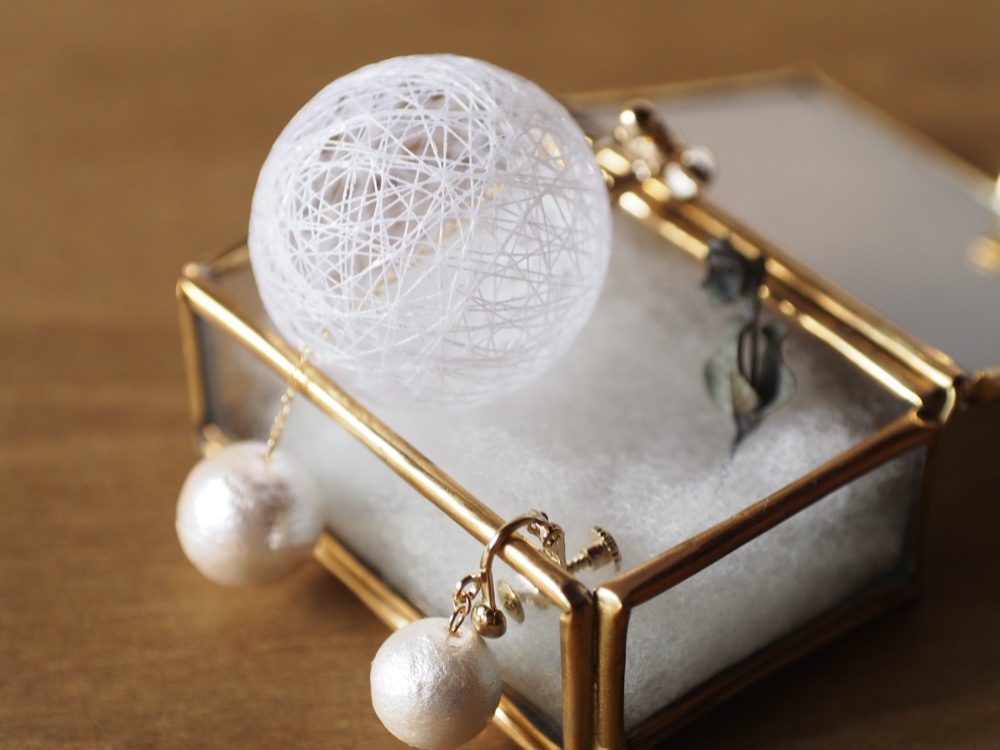 糸玉Balloonアシメイヤリング [ノンホールOK]【haj_bl007】