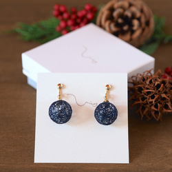 ネイビーの1粒イヤリング[ノンホールOK] イヤリング