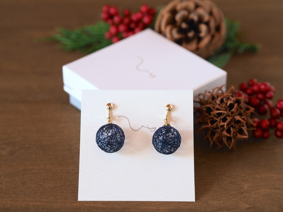 ネイビーの1粒イヤリング[ノンホールOK] イヤリング