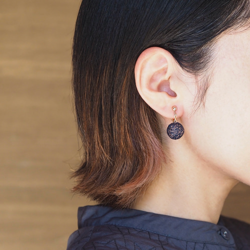 ネイビーの1粒イヤリング[ノンホールOK] イヤリング