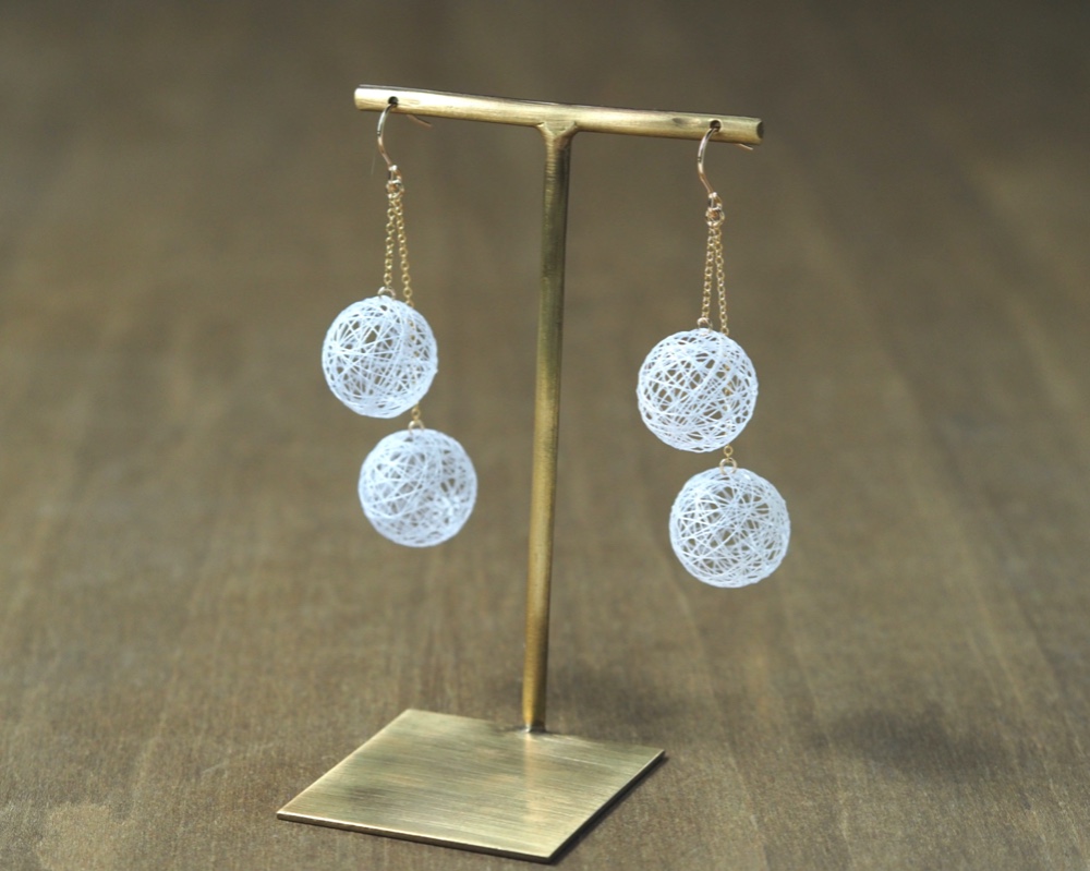 ひらり糸玉ロングピアス[K14gf/チタン/樹脂]【haj_t004】