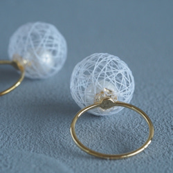 佩戴採訪◯Hirari的線球，Mayudama戒指[無孔珍珠]金[haj_ma009] 第4張的照片