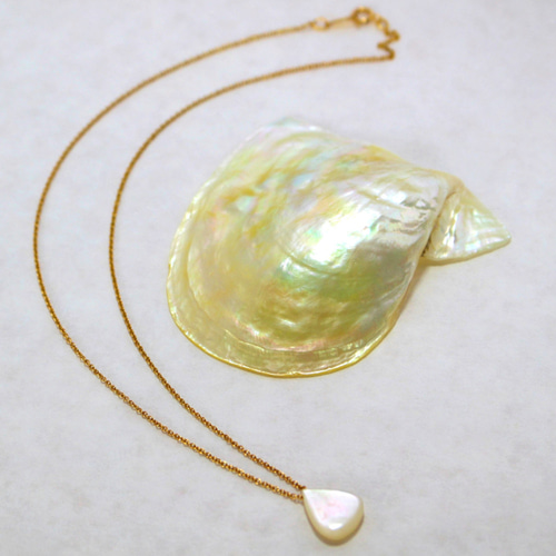 真珠貝ネックレストップ 受注製作】“Teardrop” 白蝶貝ネックレス-14kgf ネックレス