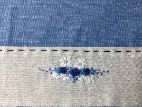 青の花刺繍 ランチョンマットver.2(30×25cm) 3枚目の画像