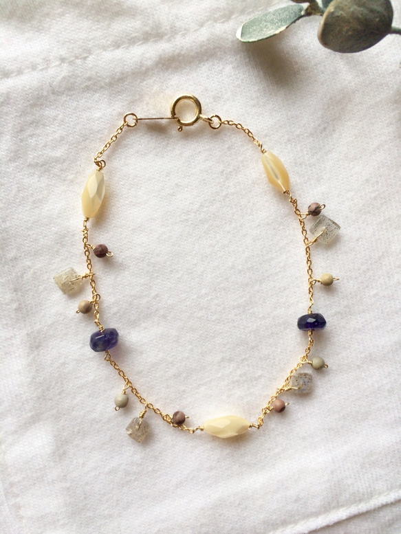 cafe au lait shell and iolite (bracelet) 第2張的照片