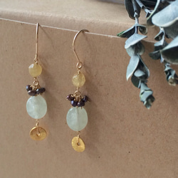 [production by order]   Prehnite & navy pearl (earrings) 第3張的照片