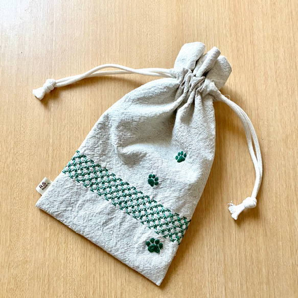 刺し子と足跡刺繍の裏地付き巾着ポーチ 2枚目の画像