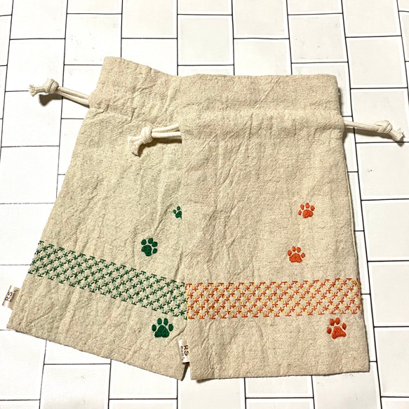 刺し子と足跡刺繍の裏地付き巾着ポーチ 7枚目の画像