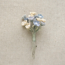 青と白の花束 2枚目の画像