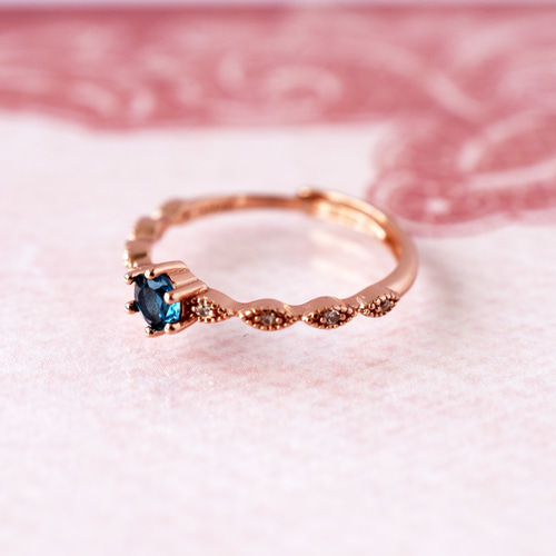 ロンドンブルートパーズ指輪、リング：11月の誕生石：青色：大人可愛い 