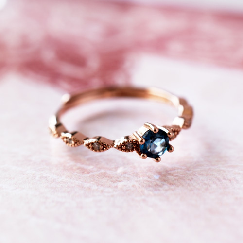ロンドンブルートパーズ指輪、リング：11月の誕生石：青色：大人可愛い 