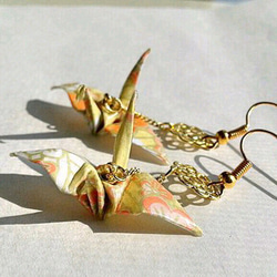 折り鶴と花のピアス/イヤリング ～黄色～ 2枚目の画像