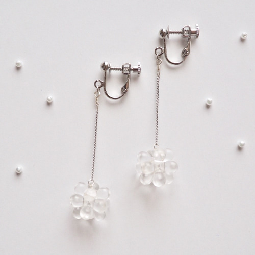 ドロップビーズボールのピアス ピアス（フック・チェーン） ふ。 通販