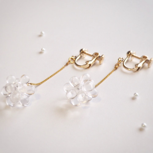 ドロップビーズボールのピアス ピアス（フック・チェーン） ふ。 通販