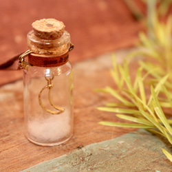 小瓶子裡的月亮項鍊 第2張的照片