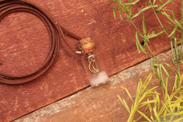 小瓶子裡的月亮項鍊 第4張的照片