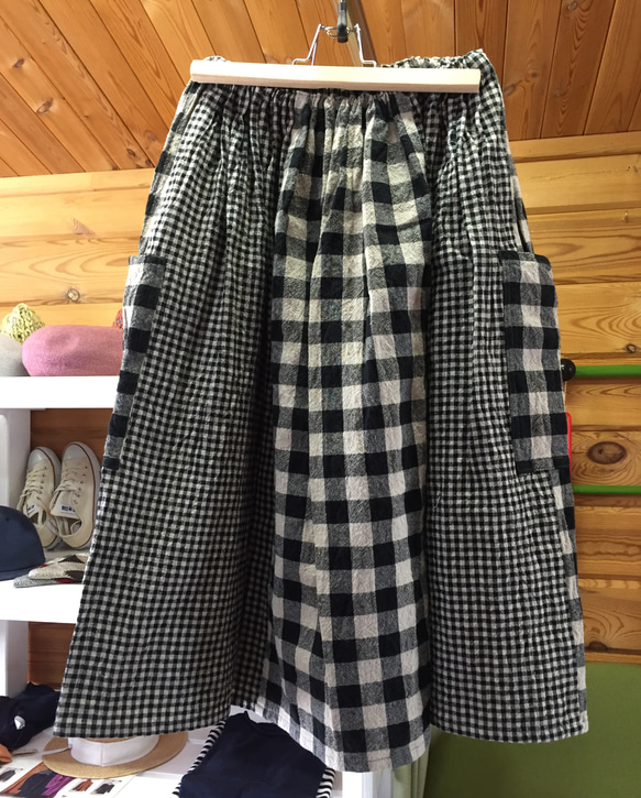 綿麻素材のチェック切替スカート 2枚目の画像