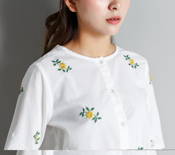 夏 雛菊 刺繍 クルーネック かわい シャツ ブラウス 4枚目の画像