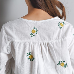 夏 雛菊 刺繍 クルーネック かわい シャツ ブラウス 6枚目の画像