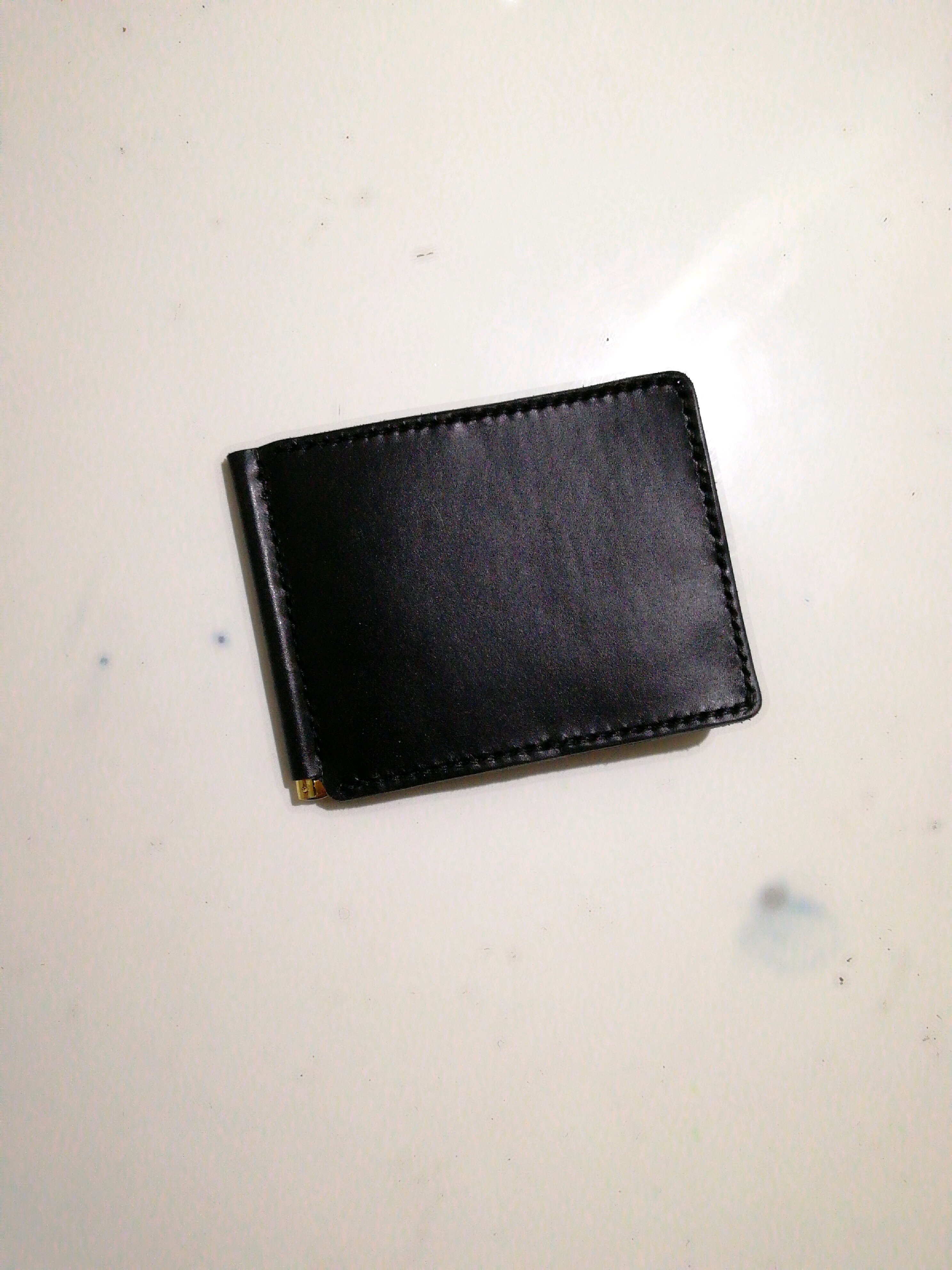 黒ヌメ革のカード6枚収納+αマネークリップ