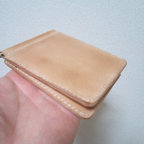 ハンドメイド】飴色に育つヌメ革のカード6枚+α収納マネークリップ