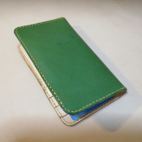 若草色のカードホルダー（8枚収納タイプ） 2枚目の画像