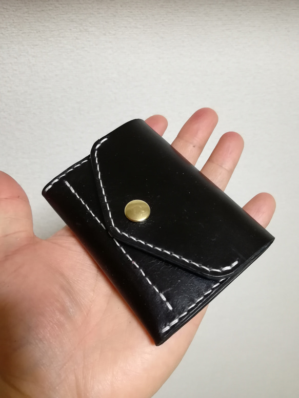 カード１枚とお札を携帯出来る黒革のコインケース 1枚目の画像