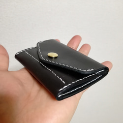 カード１枚とお札を携帯出来る黒革のコインケース 2枚目の画像