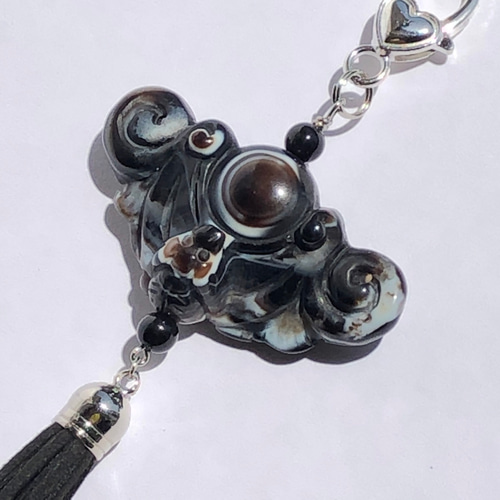 富・幸運を運んでくれる☆開運風水吉祥図「蝙蝠」天眼石  