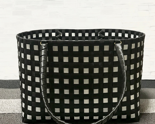 チェック柄 プラスチック製かごバッグ　woven チェック柄 プラスチック製かごバッグ woven