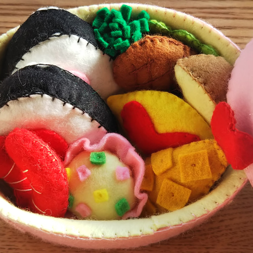 【再販】フェルトままごと　サンドイッチ　ランチお弁当プレート 再販】フェルトままごとサンドイッチランチお弁当プレート