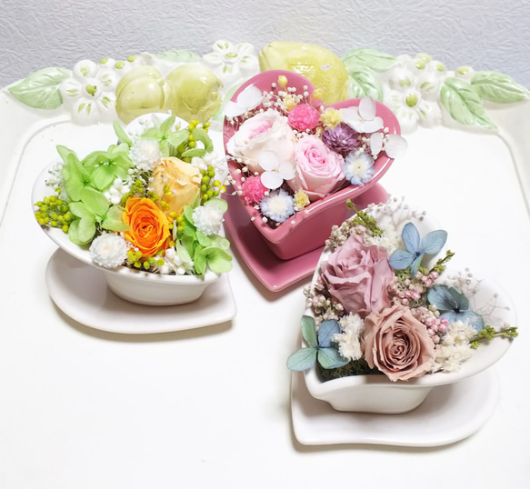 再販×3 ～ミニハート花器のフラワーアレンジメント～ 【受注製作】 1枚目の画像