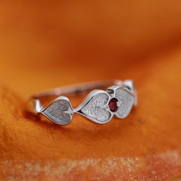 プラチナベビーリング 7月 ルビー ハート