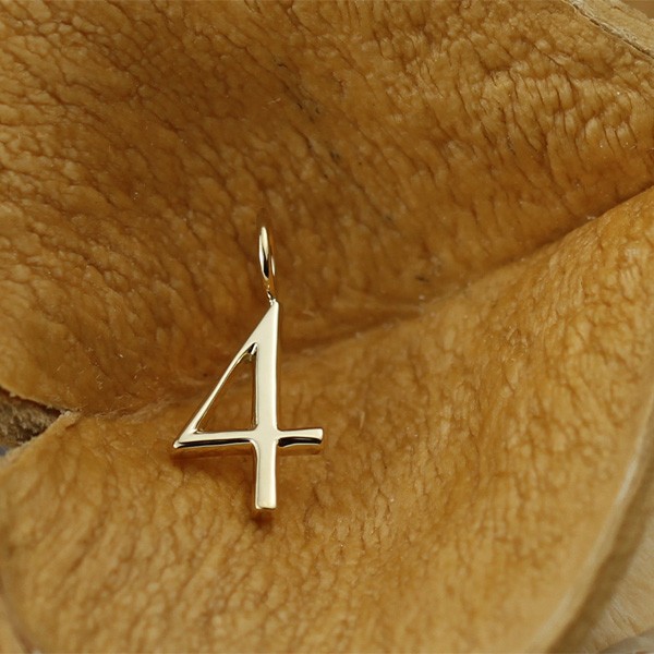 4 K18 ゴールドナンバーネックレス 数字