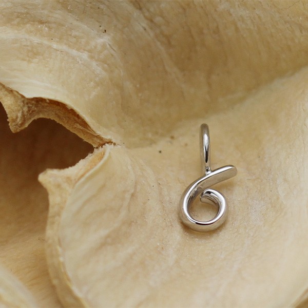 6 ホワイトゴールドナンバーネックレス 数字 24,500円
