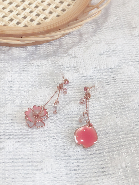 ピアス 桜 花 花見 葉 可愛い ピンク ノンホールに変更可能 6枚目の画像