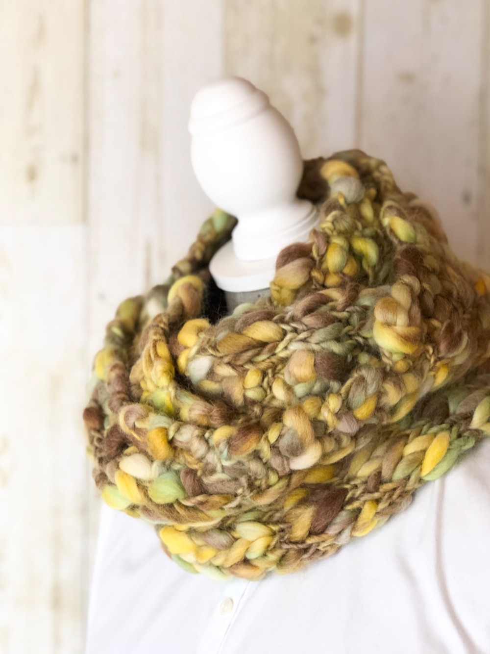 ３日以内に発送します❣️ぷくぷくスラブヤーンのスヌード★マスタードイエロー