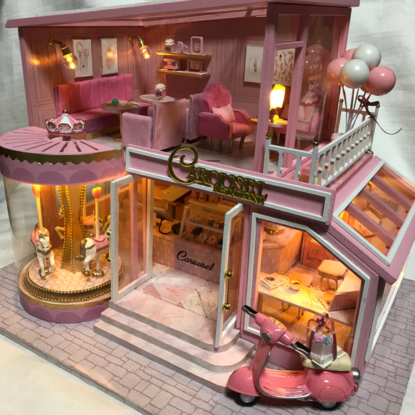 ♡.完成品ミニチュアドールハウス　(オルゴール.アクリルケース.電池付き)ピンク ♡完成品ミニチュアドールハウス(オルゴール.アクリルケース