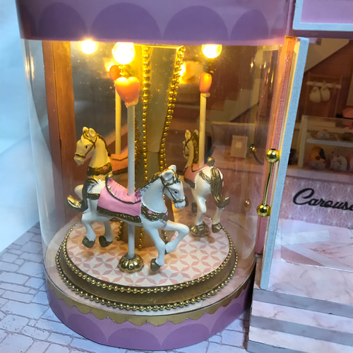 ♡.完成品ミニチュアドールハウス　(オルゴール.アクリルケース.電池付き)ピンク 楽天市場】最短当日出荷◇ドールハウス ミニチュア 手作りキット