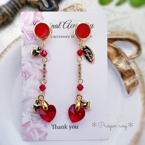輝き放つ☆小ぶりな赤いハートが可愛い♡ Swarovski&パヴェ 