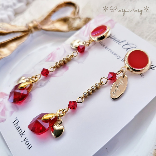 輝き放つ☆小ぶりな赤いハートが可愛い♡ Swarovski&パヴェ 