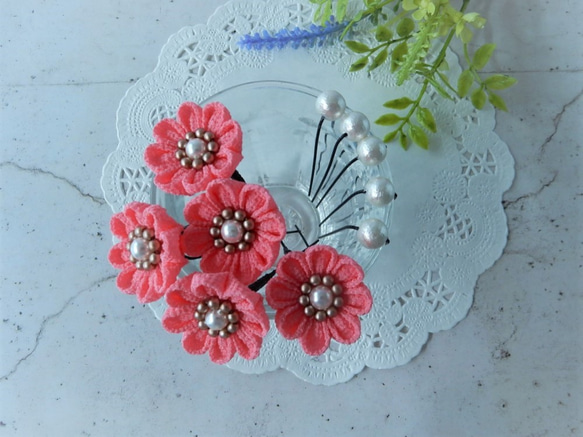 SALE♪丸いお花（ピンク）とコットンパールのUピン髪飾り10本セット＊つまみ細工＊ 1枚目の画像