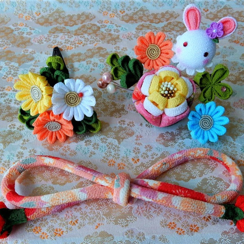 丸紐で華やかに♪お花とうさぎの髪飾り3点セット(ピンク＆黄色
