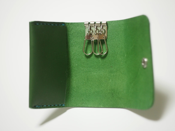 【再販】スマートキー対応！　手縫い 革キーケース　緑革緑糸 3枚目の画像