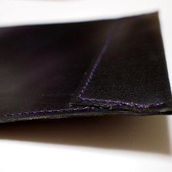 トスカーナ床革のマニラ封筒 A４ファイル対応 黒革紫糸 3枚目の画像