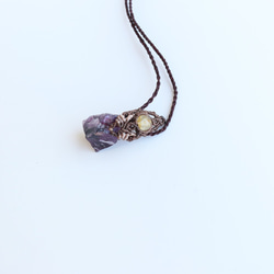 光の宮殿-紫の天然石蛍石+チタン結晶不規則なワックスワイヤー織り 3枚目の画像
