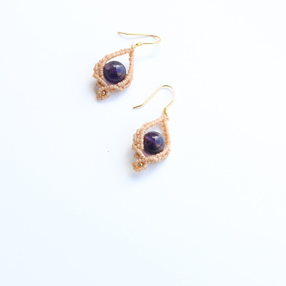 神聖的愛-紫水晶鏤空蠟線編織耳環 第2張的照片